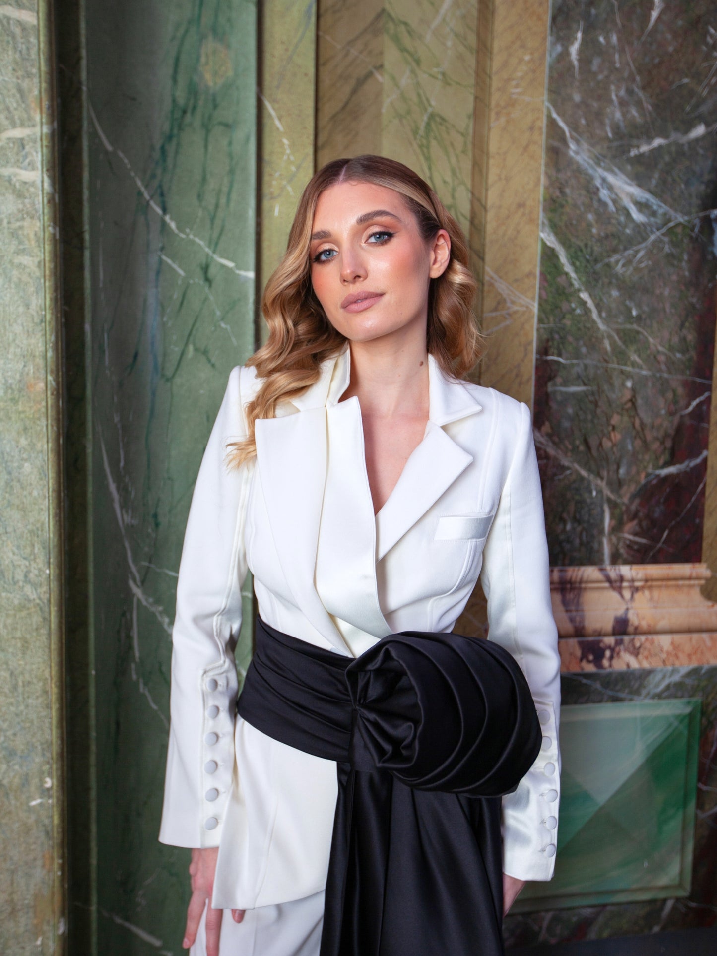 Modern Power Tailored Asymmetric Suit - Pearl White