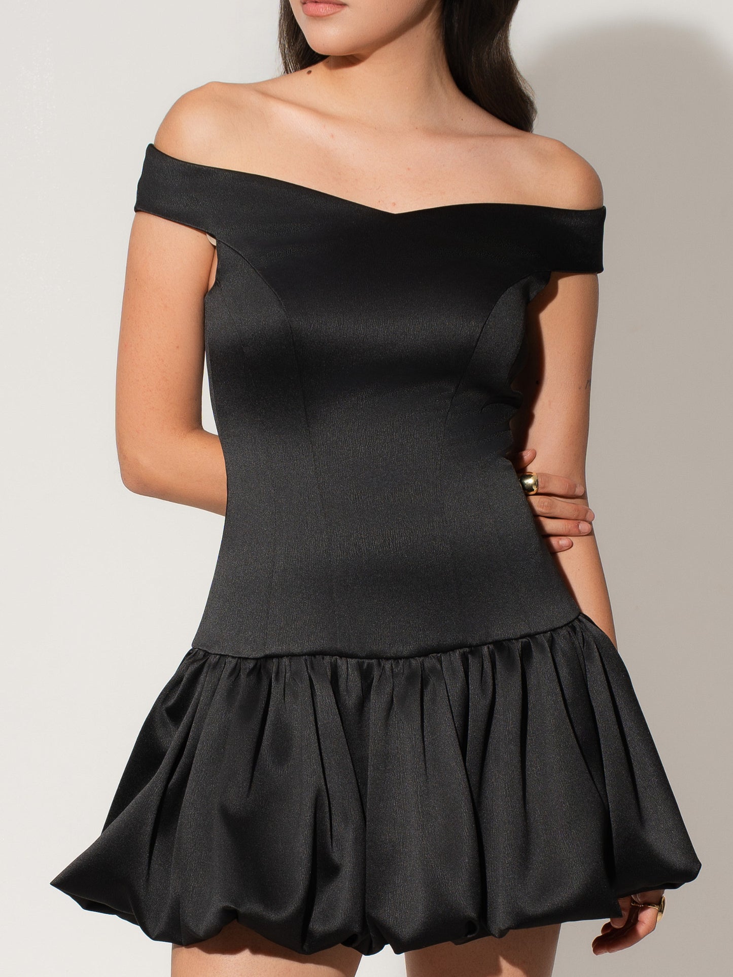 Off-Shoulders Satin Balloon Dress - Black